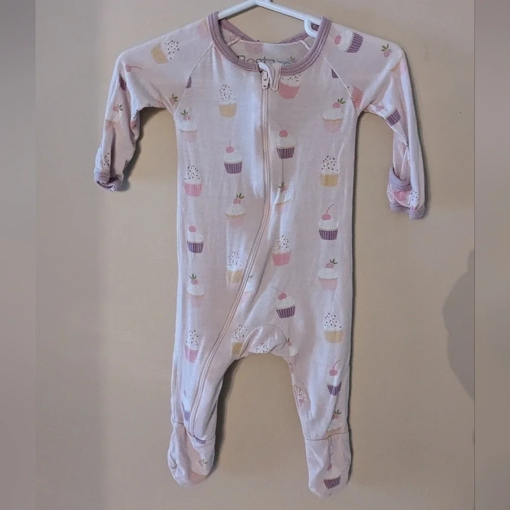 Bestaroo | Pink Cupcakes Footie w/Zipper